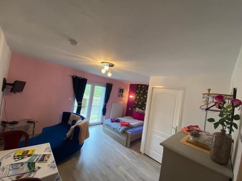 Maison Carmen - Restaurant , meublé de tourisme, appartements Bed and Breakfast in Vosges