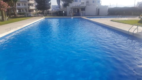 Shower, Billiard, Garden, Swimming pool, Swimming pool