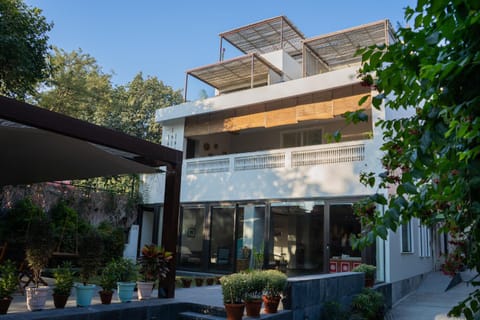 Facade/entrance, Garden
