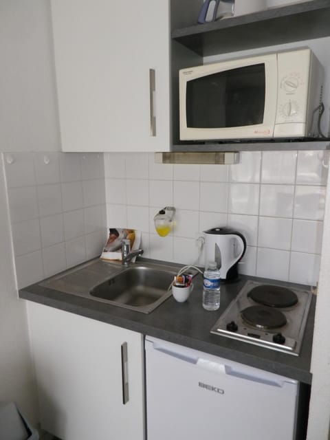 Coffee/tea facilities, Kitchen or kitchenette, Bedroom