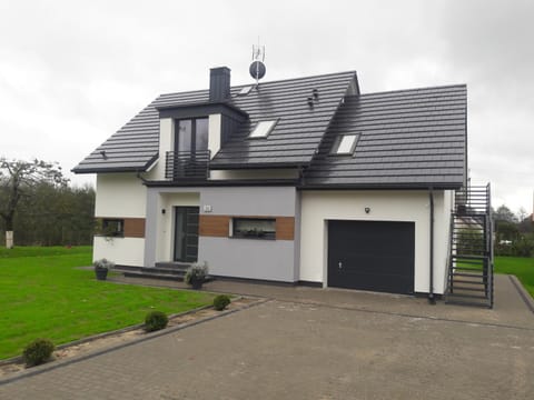Property building, Facade/entrance, Garden