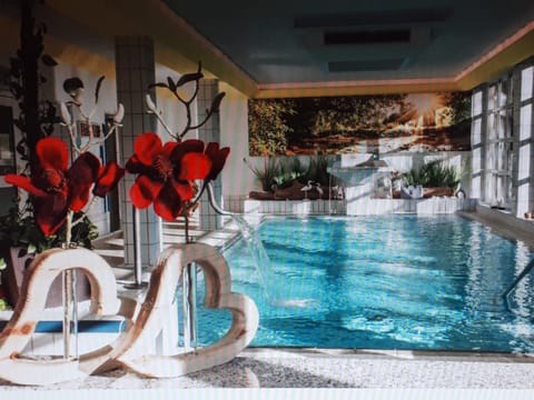 Swimming pool, Swimming pool