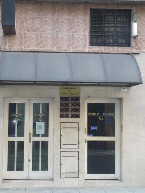 Facade/entrance
