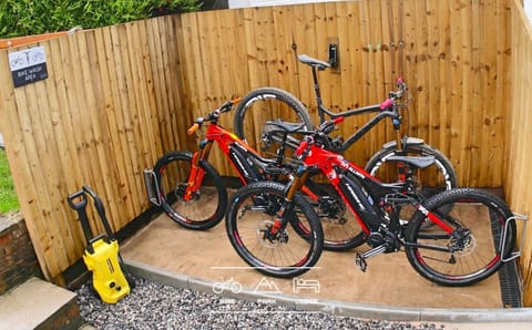 Bike Park Lodge House in Merthyr Tydfil