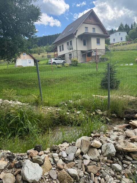 Property building, Spring, Neighbourhood, Natural landscape, Garden view