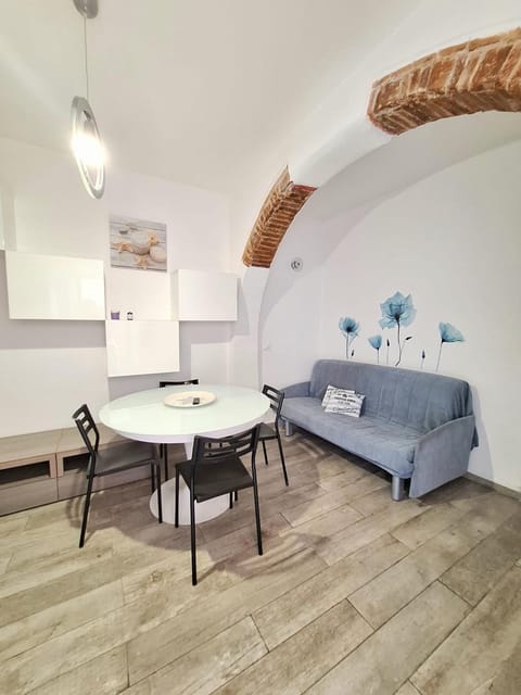 Grazioso bilocale a Marina di Carrara House in Marina di Carrara