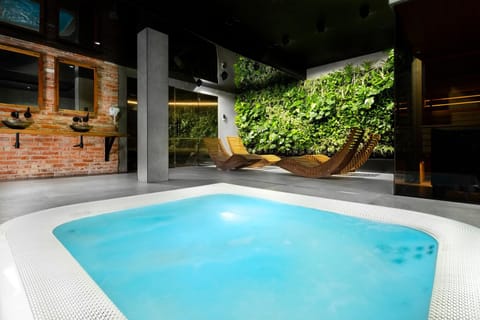Activities, Hot Tub, Sauna, Other, Windsurfing, Entertainment