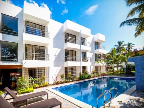 Property building, Swimming pool, Swimming pool