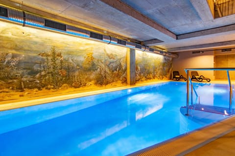 Swimming pool, Swimming pool