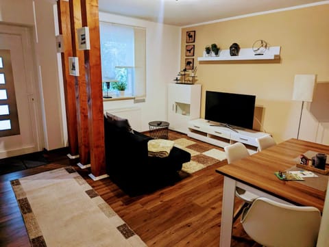Living room, Food