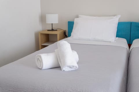 Bed, Decorative detail, towels, towels