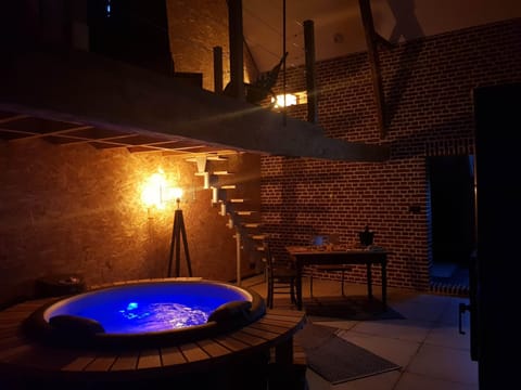 Hot Tub, Sauna, Steam room, Spa and wellness centre/facilities