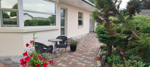 Garden, Dining area, Garden view