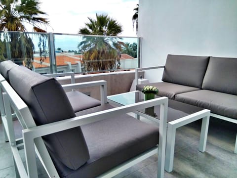 View (from property/room), Balcony/Terrace
