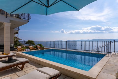 Natural landscape, View (from property/room), Balcony/Terrace, Pool view, Sea view
