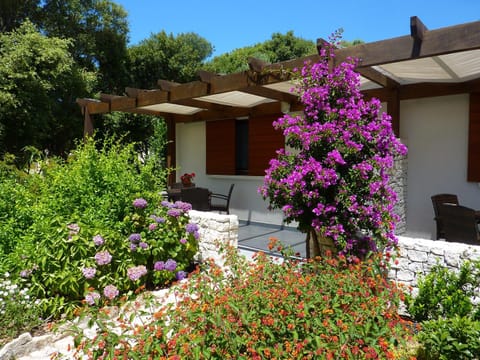 Property building, Facade/entrance, Spring, Day, Garden, Balcony/Terrace, Balcony/Terrace, Garden view