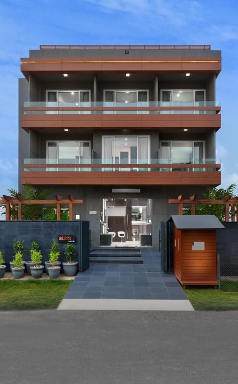 Property building, Facade/entrance