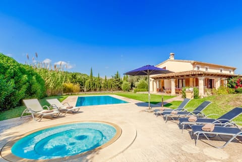 Property building, Garden, Garden view, Pool view, Swimming pool, Swimming pool, sunbed