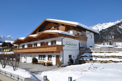 Facade/entrance, Day, Property logo or sign, Property logo or sign, Natural landscape, Winter, Garden, On site, Garden view, Garden view, Mountain view, Mountain view