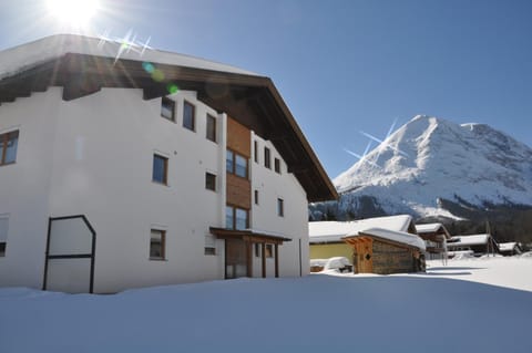 Property building, Facade/entrance, Day, Property logo or sign, Natural landscape, Winter, Garden, On site, Garden view, Garden view, Mountain view, Mountain view