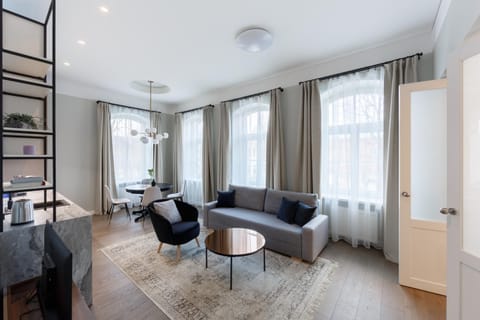 Living room, Seating area