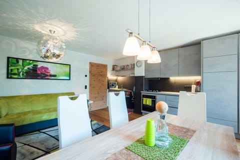 Kitchen or kitchenette, Communal kitchen, Internal: Not applicable to any particular room