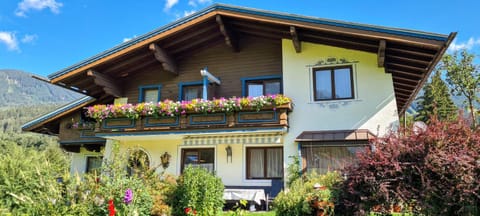 Gästehaus Scharler Bed and Breakfast in Salzburgerland