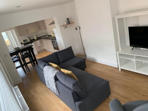Communal lounge/ TV room, Living room, Seating area