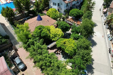 Property building, Off site, Garden