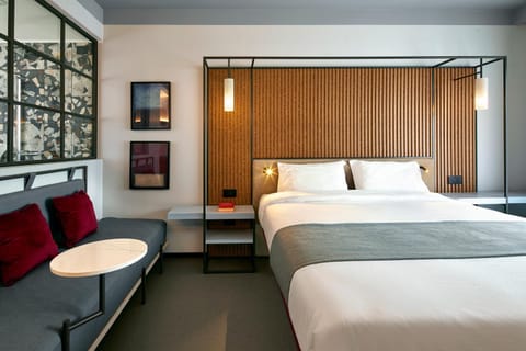 Shower, Bathroom, TV and multimedia, Balcony/Terrace, Bedroom, Lake view