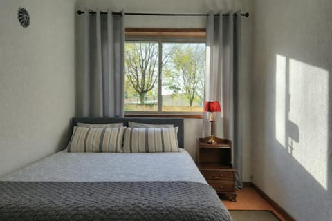 Bed, View (from property/room), View (from property/room), Bedroom, City view, City view, Street view, Street view, Quiet street view, wardrobe