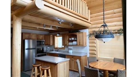 Dining area, microwave, oven, stove, stove, kitchen, kitchen