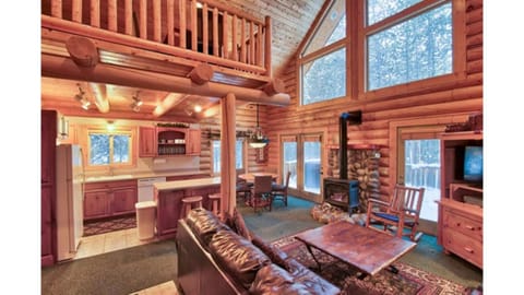 TV and multimedia, Living room, Dining area, oven, stove, stove, kitchen, kitchen