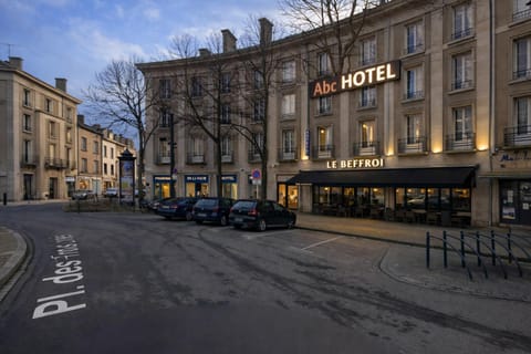 Property building, Facade/entrance
