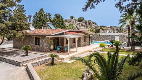 Property building, Day, Natural landscape, Pool view, Swimming pool