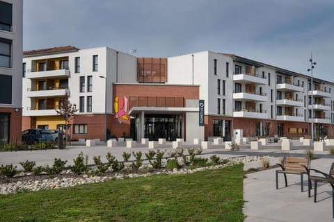 Property building, Location