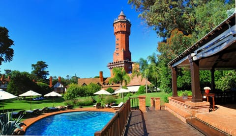Restaurant/places to eat, Facade/entrance, Garden, View (from property/room), Swimming pool, Swimming pool