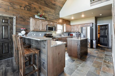 WaterMill Cove Resort Lakefront Lodge By Silver Dollar City POOL LAZY RIVER House in Indian Point