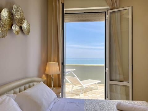 Bedroom, Sea view