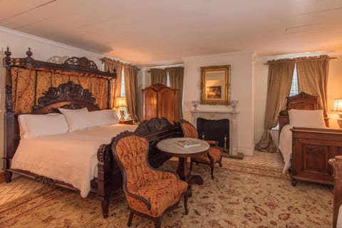 The Burn Bed and Breakfast Bed and Breakfast in Natchez