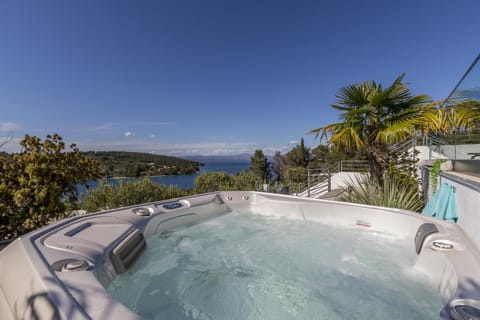 Day, Hot Tub, Pool view, Sea view