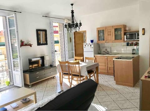 Beau 3 pieces proche centre Apartment in Menton