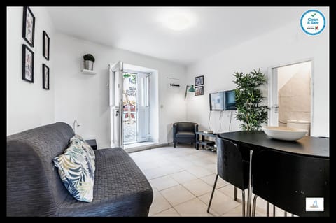 TV and multimedia, Living room, Dining area, locker