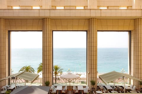 Facade/entrance, Balcony/Terrace, Sea view, Swimming pool