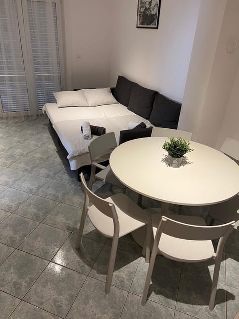 Apartman LOTA Apartment in Novalja