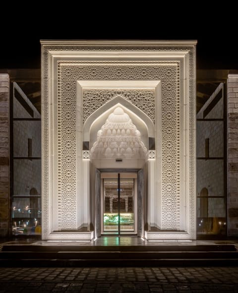 Facade/entrance, Night, Decorative detail, Landmark view, furniture, furniture