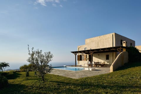Property building, Garden, Sea view, Swimming pool