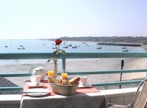 Beach, Area and facilities