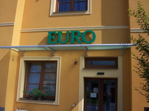 Facade/entrance, Day