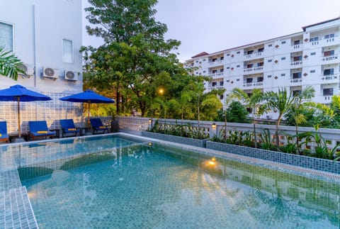 Garden, Swimming pool